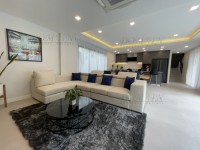 serenity jomtien villa house for sale in Jomtien